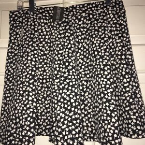 Aeropostale Black and White Skirt